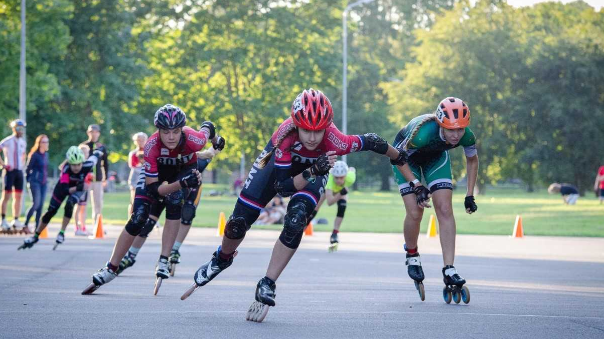 “Skibox balvas” 3.posmā skrituļslidošanā sprintā ātrākie Reinis Znotiņš un Ance Kucina