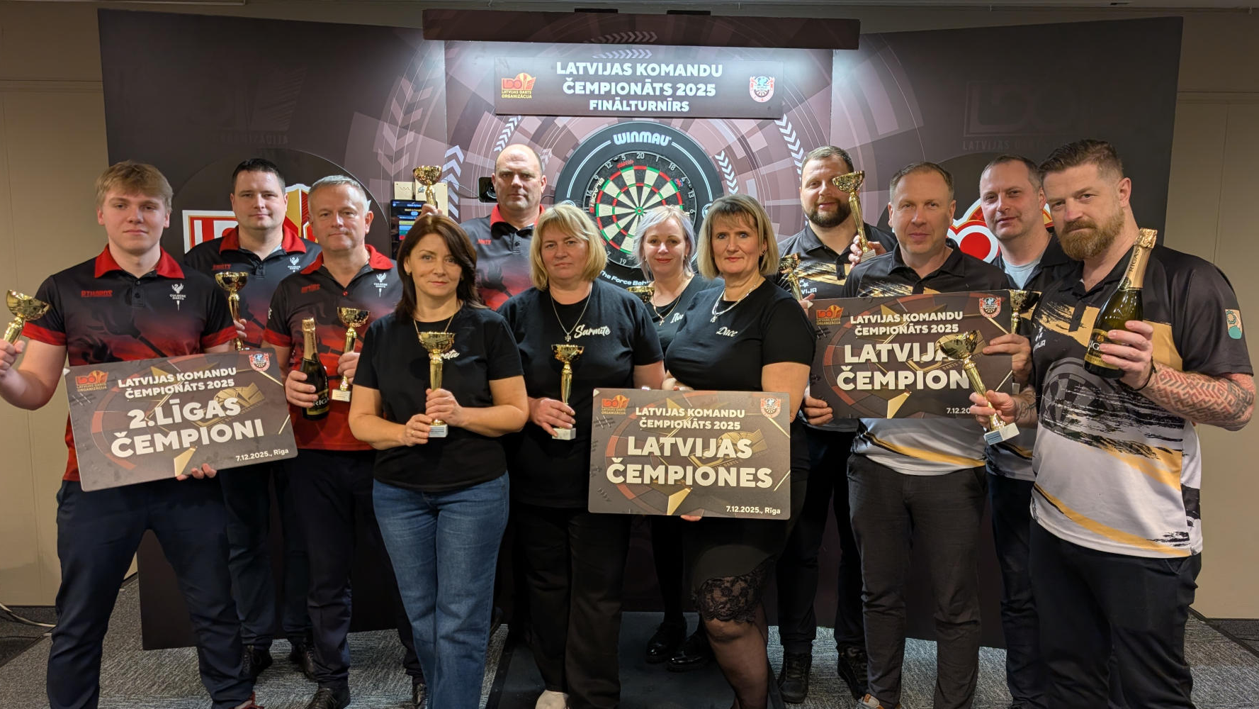 LČ komandām šautriņu mešanā “The Teacher’s” aizstāv titulu, “Zeltenes” pārspēj čempiones 