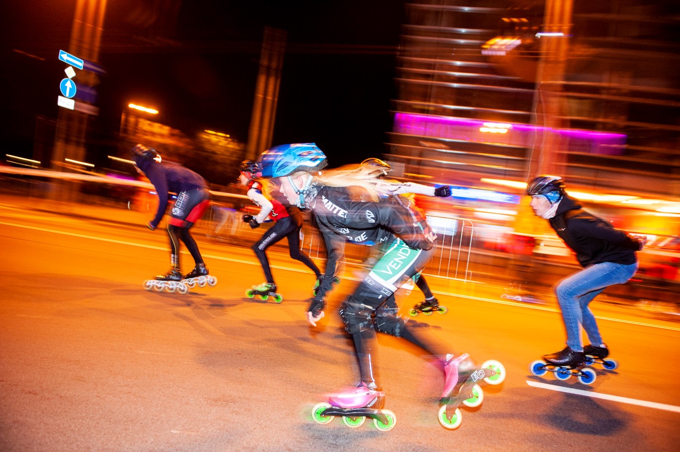 Brīvības ielas nakts braucienā piedalījās apmēram 5000 dalībnieku