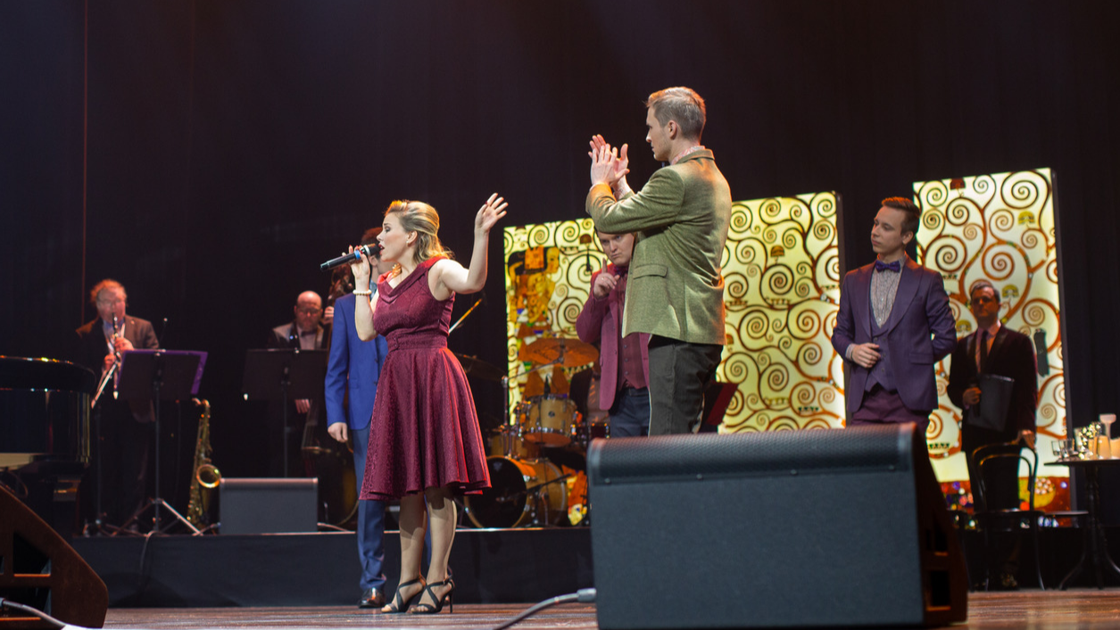 Muzikālajā vīzijā  “Leģendas dzimšana”  Raimonda Paula lomā iejutīsies arī aktieris Mārtiņš Egliens