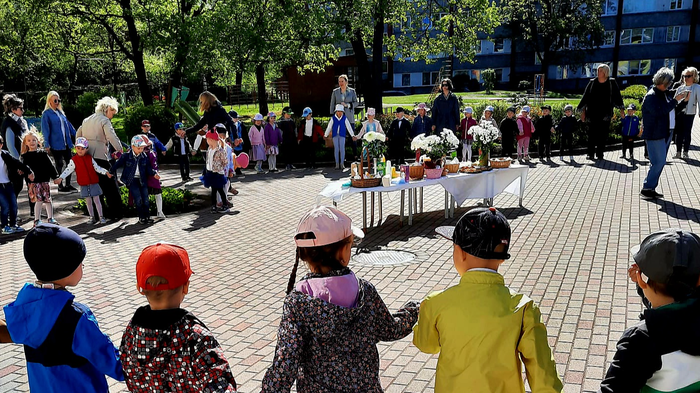 Baltā galdauta svētki Rīgas 232. pirmsskolas izglītības iestādē
