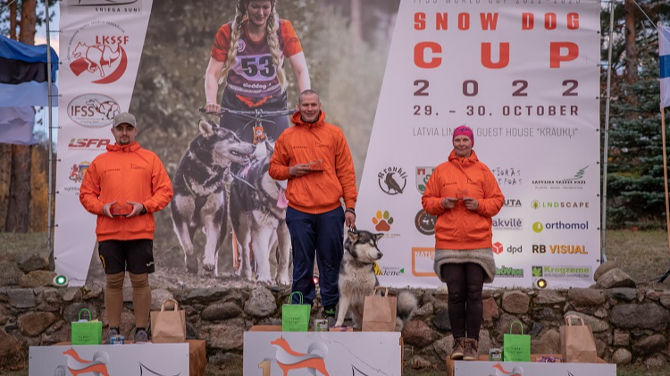 Aizvadīts Pasaules kausa posms kamanu suņu sportā Limbažu novadā 