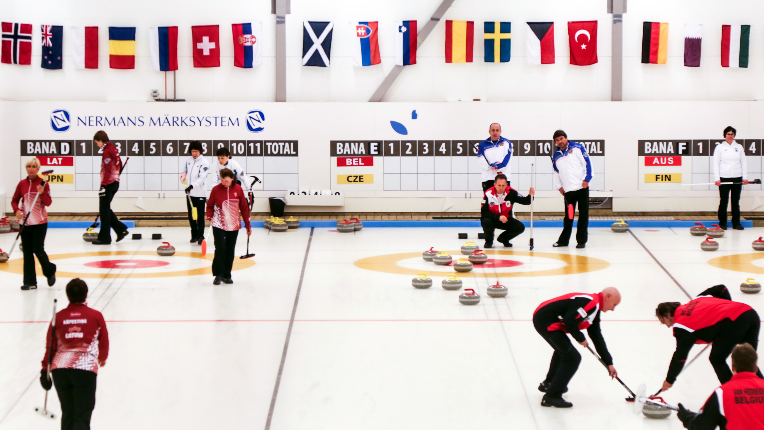 Senioru izlases apņēmības pilnas iekļūt pasaules čempionāta izslēgšanas spēlēs