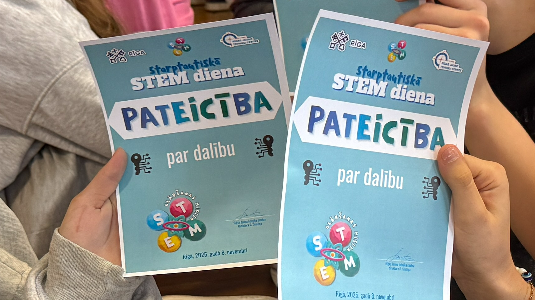  Starptautiskās STEM dienas ietvaros notika aizraujoša glābšanas misija “Rīga bez enerģijas”