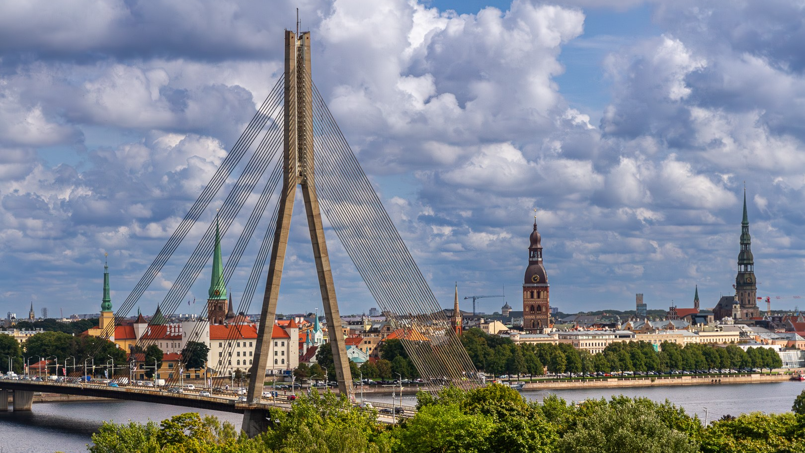 “Rīgas stāsti” latviešu valodas prasmju pilnveidošanai