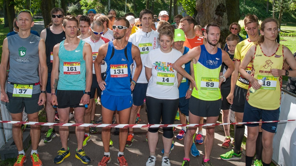 Līdz šim karstākajā jūnija dienā aizvadīts Izskrien Rīgu 2. posms