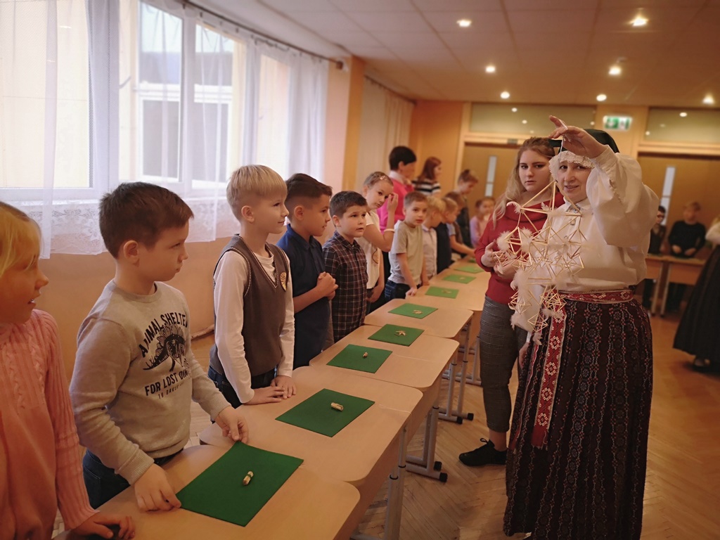 Rīgas 84. vidusskolai iniciatīva “Latvijas skolas soma” palīdz iepazīt Mārtiņdienas tradīcijas