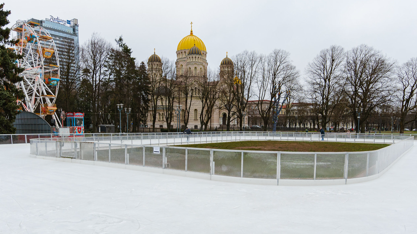 Nākamnedēļ Rīgā plānots atvērt publisko slidotavu Esplanādē