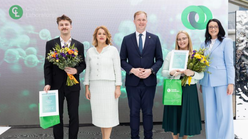 Jaunos skolotājus aicina pieteikties 3000 eiro stipendijai programmā “Starp mums ir ķīmija!”