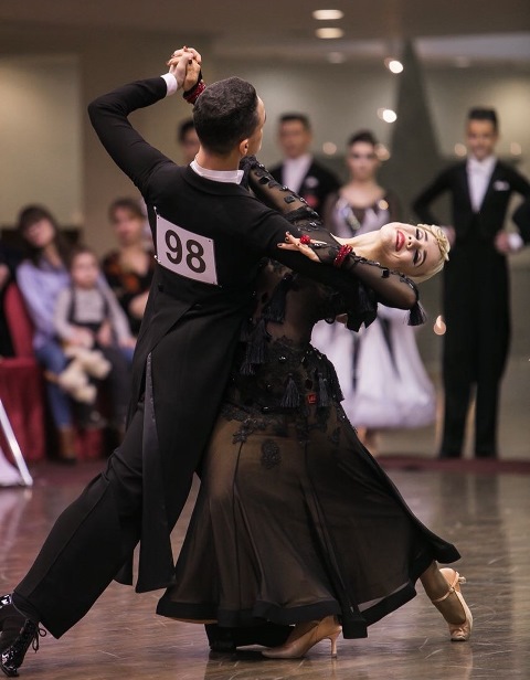 Latvijas jauniešu pāris ceturtdaļfinālā pasaules čempionātā Standartdejās