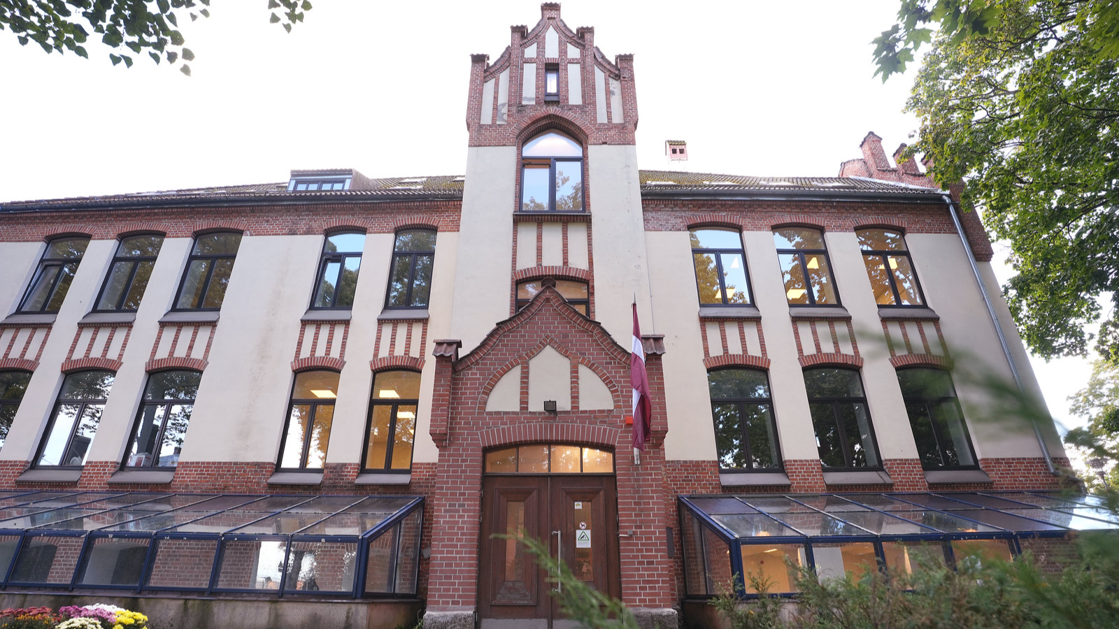 Māras Muižnieces Rīgas Mākslas skola atklāj jauno ēku Āgenskalnā