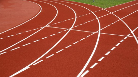 Pilnveidos Rīgas Hanzas vidusskolas futbola stadiona infrastruktūru