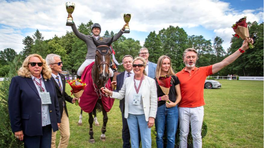 Pasaules kausa Rīgas posma Grand Prix maršrutā uzvar olimpietis Kristaps Neretnieks 