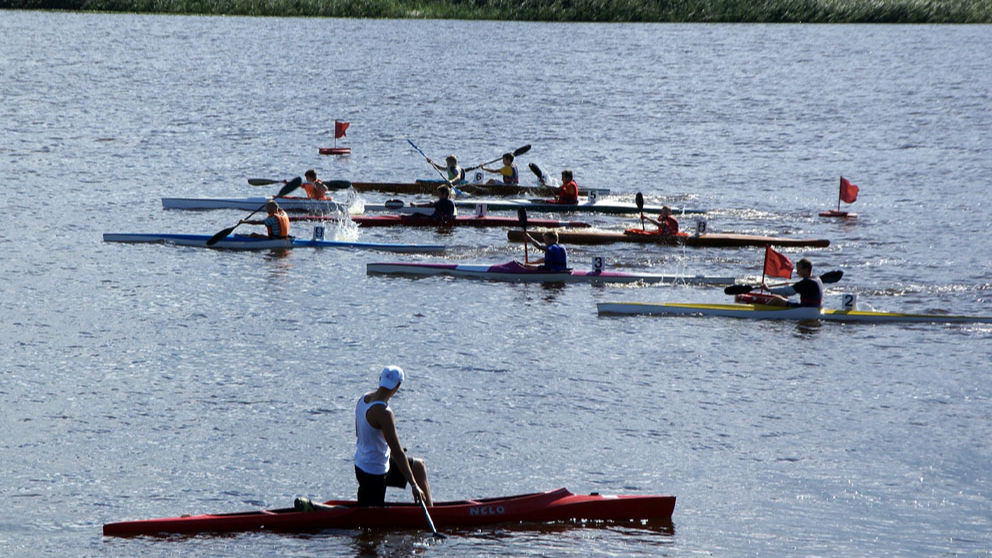 Norisināsies Rīgas atklātās jaunatnes meistarsacīkstes smaiļošanā un kanoe airēšanā