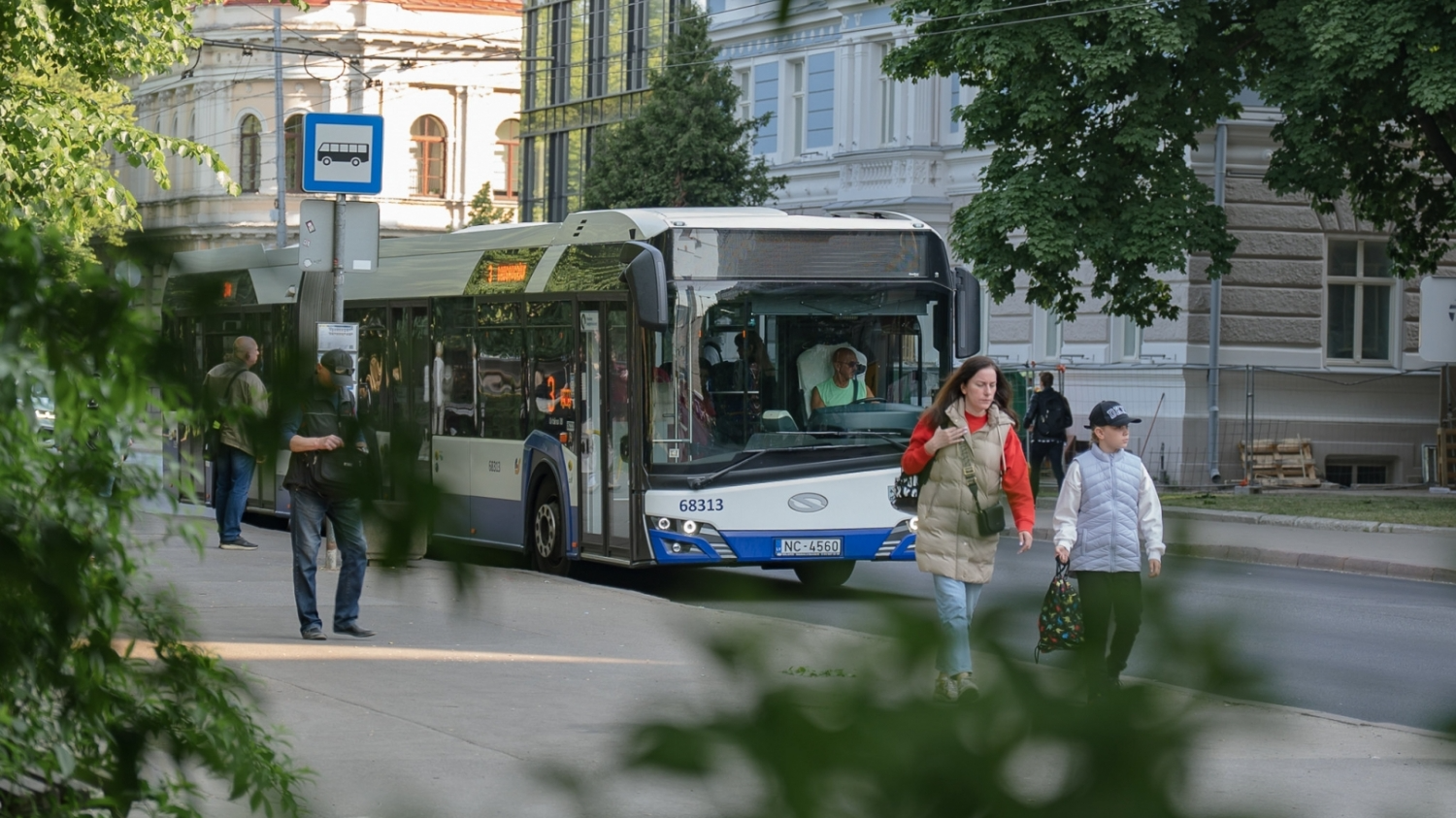 Rīgā Zinību dienā sabiedriskais transports būs bez maksas