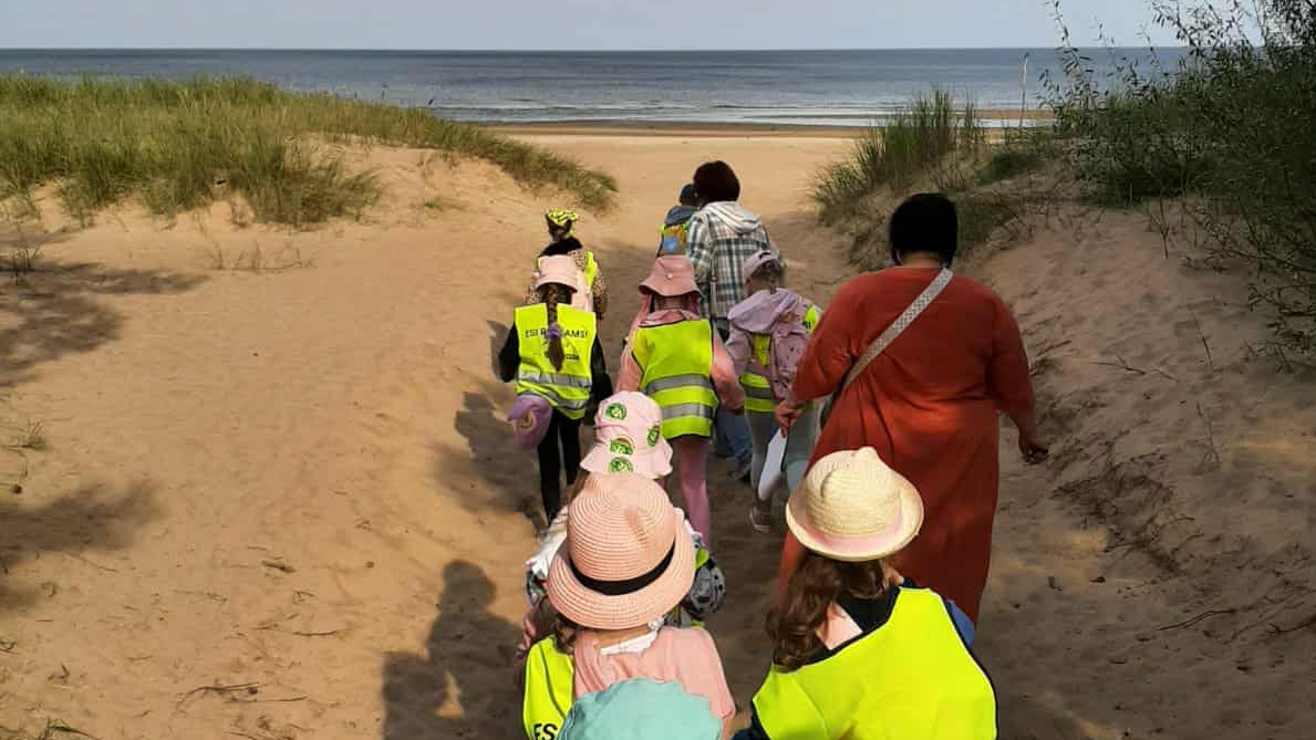 7 km garš pārgājiens gar jūras krastu