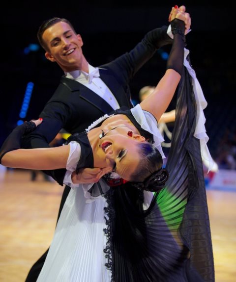 Latvijas pāris finālā Pasaules kausā Standartdejās