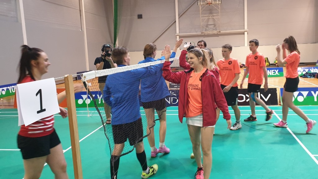 Aicina pieteikties Latvijas skolu komandu čempionātam badmintonā