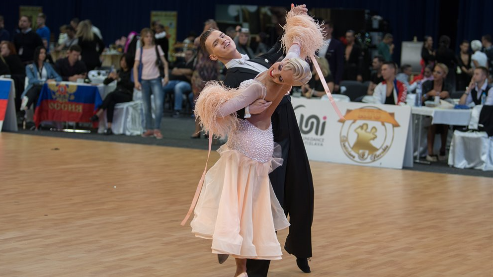 Latvijas pāris uzreiz aiz pusfināla Eiropas čempionātā Standartdejās