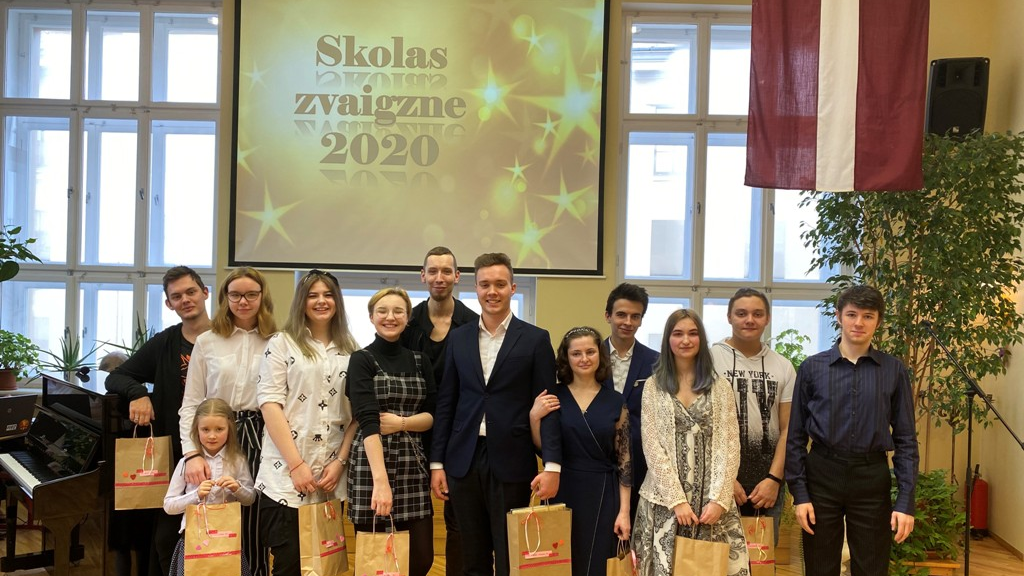 Rīgas Reinholda Šmēlinga vidusskolas skolēnu radošo talantu konkurss “Skolas zvaigzne 2020”