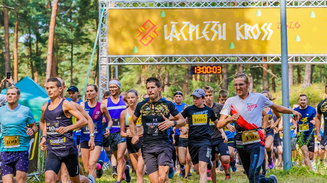 Sestajā Lāčplēšu krosā uzvaras svin Dmitrijs Serjogins un Klinta Lauska