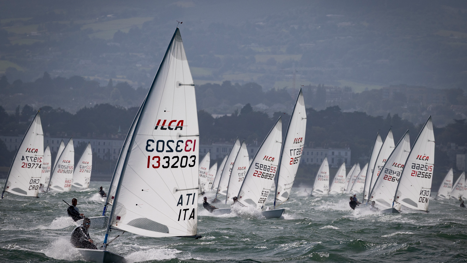 Latvijas burātāja Karlīna Vaivode startē starp pasaules labākajām ILCA U21 čempionātā