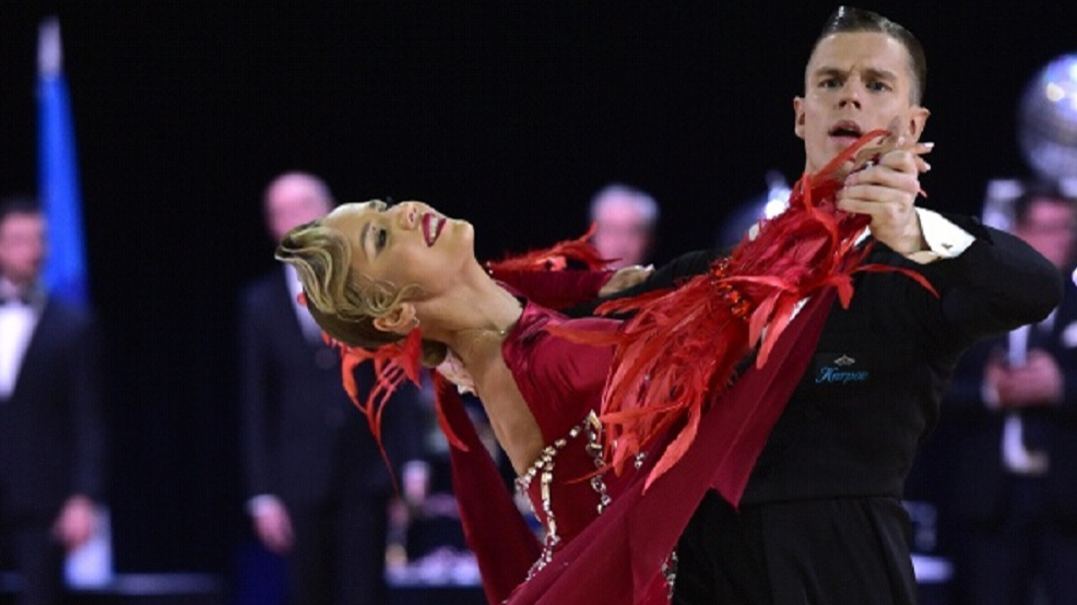 Rīdziniekiem panākumi Latvijas čempionātā 10 dejās Rēzeknē