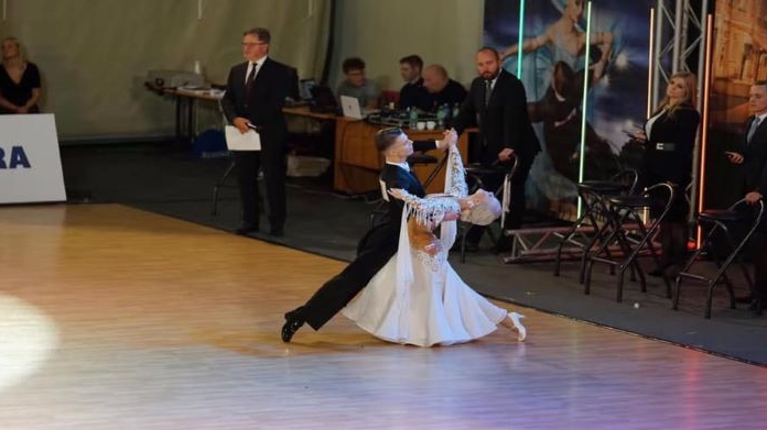 Latvijas pāris iekļūst pusfinālā Eiropas kausā Standartdejās 