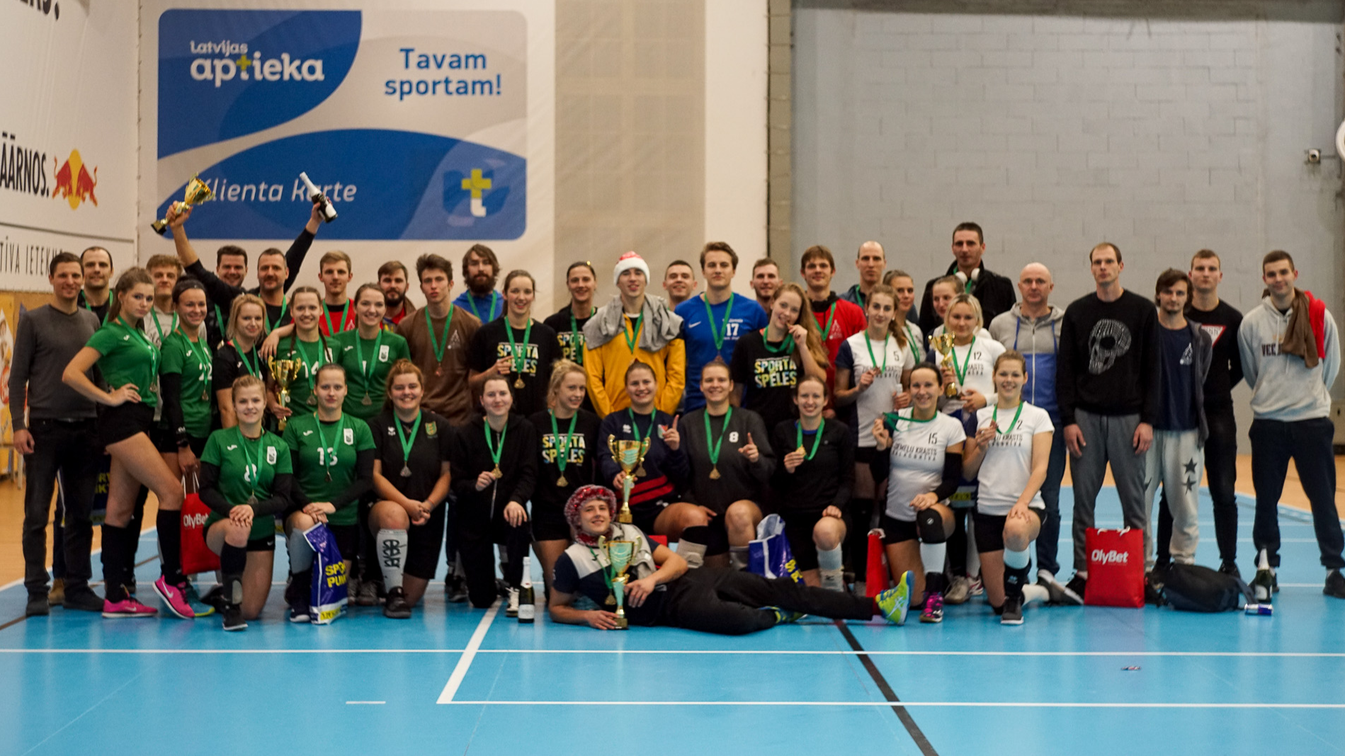 Sadalītas medaļas Ziemassvētku kausa izcīņā volejbolā