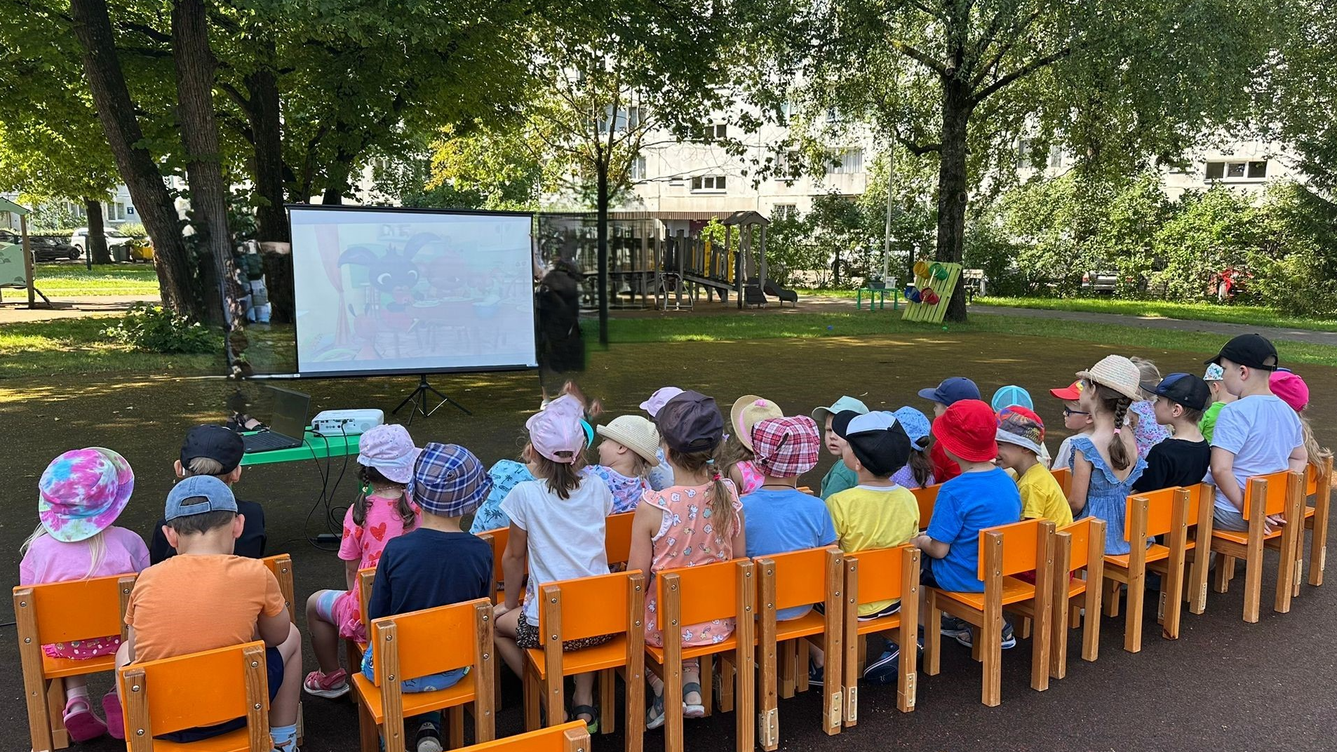 Aizraujošā vasara Rīgas pirmsskolas izglītības iestādē “Ozoliņš”
