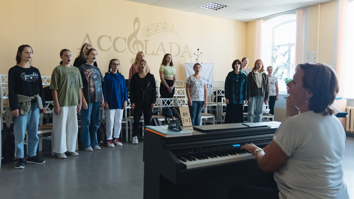 Aicinām piedalīties aptaujā par pedagogu profesionālās kompetences pilnveides programmu īstenošanu 2024. gadā
