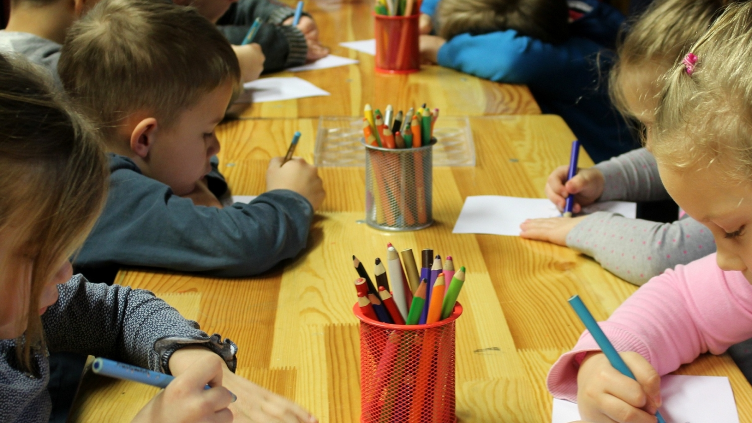 Apkopoti brīvpieejas materiāli skolām par globālo izglītību, bioētiku, medijpratību un kultūras mantojumu