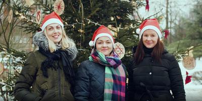 Kopīgi rotāta egle Ieriķu ielā 43a